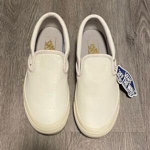 Vans x Aritzia leather Classic Slip-On 98 DX - Off White